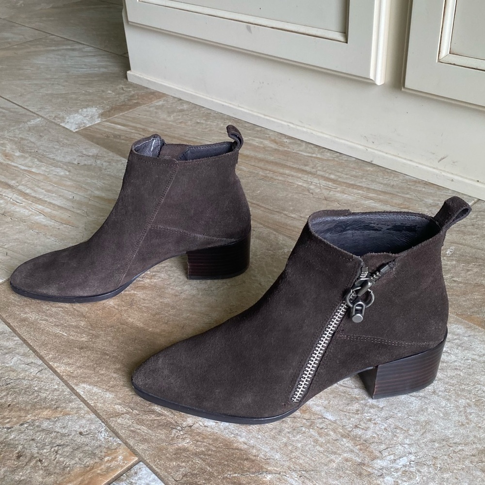 Donald Pliner Dante Bootie in Cocoa Suede - Picture 7 of 15